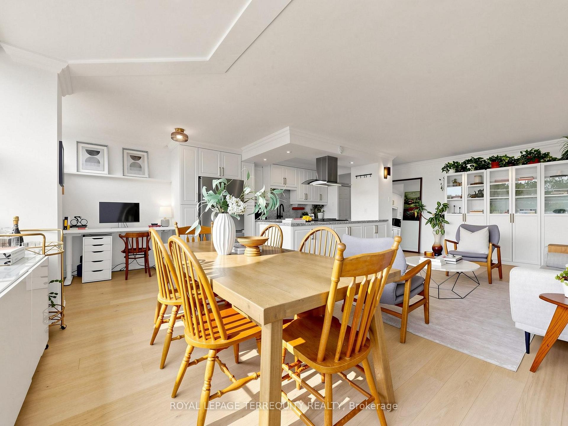 Photo 13 of Unit 402, 60 Montclair Avenue, Toronto, Forest Hill South — HOMEH