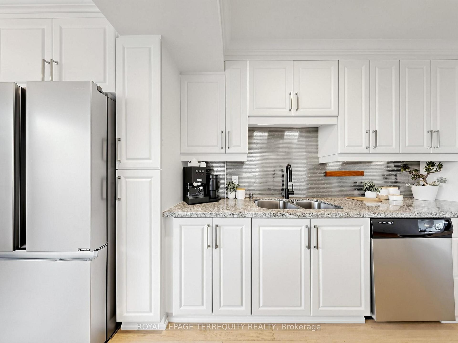 Photo 16 of Unit 402, 60 Montclair Avenue, Toronto, Forest Hill South — HOMEH
