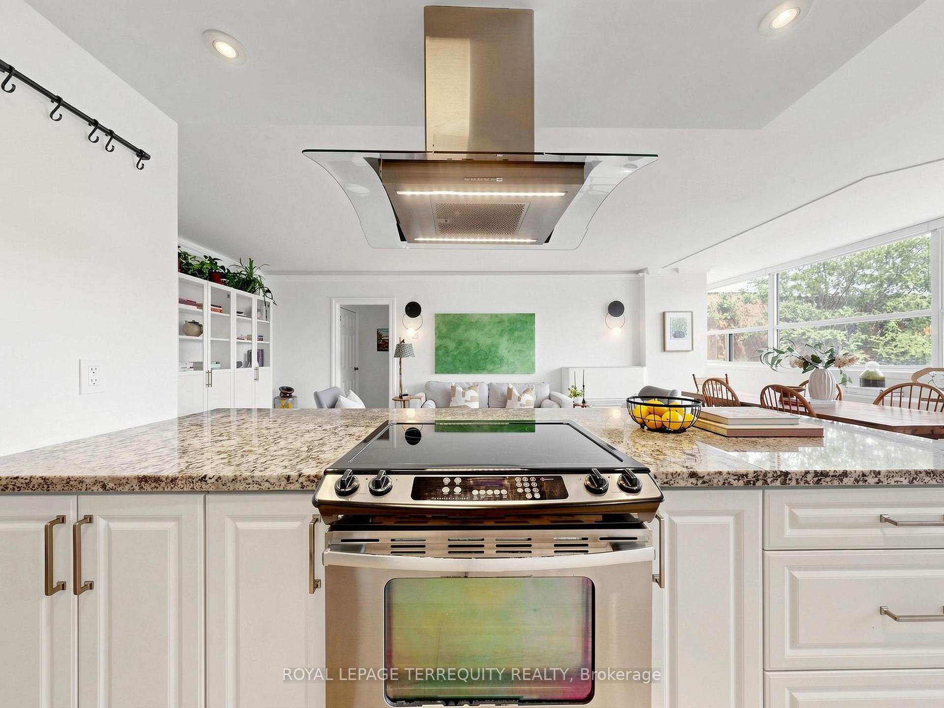 Photo 17 of Unit 402, 60 Montclair Avenue, Toronto, Forest Hill South — HOMEH