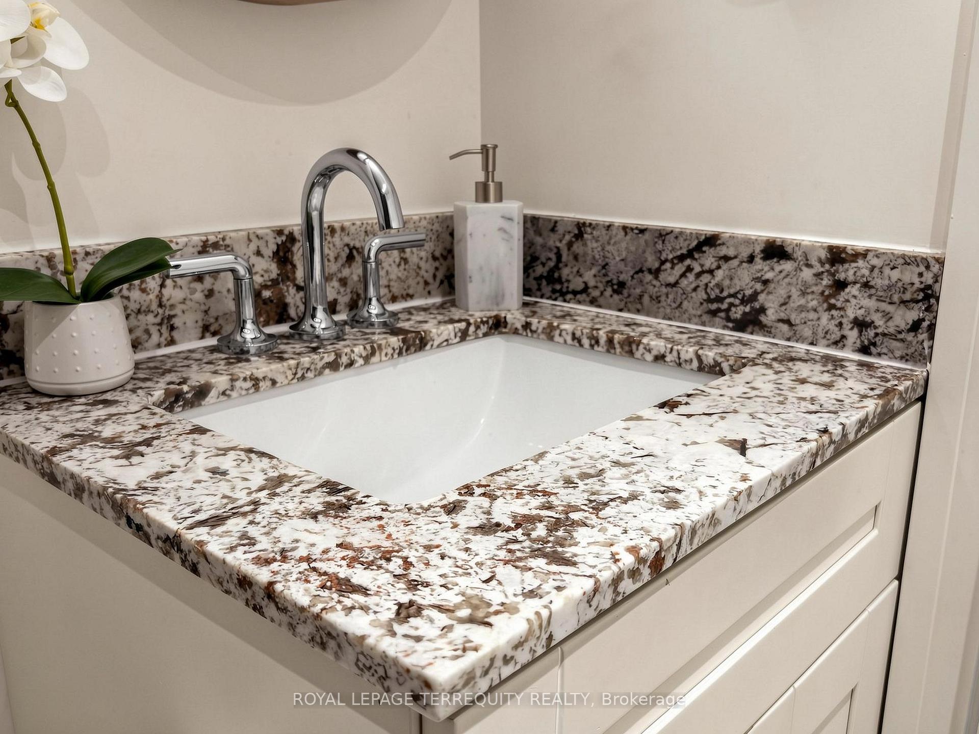 Photo 31 of Unit 402, 60 Montclair Avenue, Toronto, Forest Hill South — HOMEH
