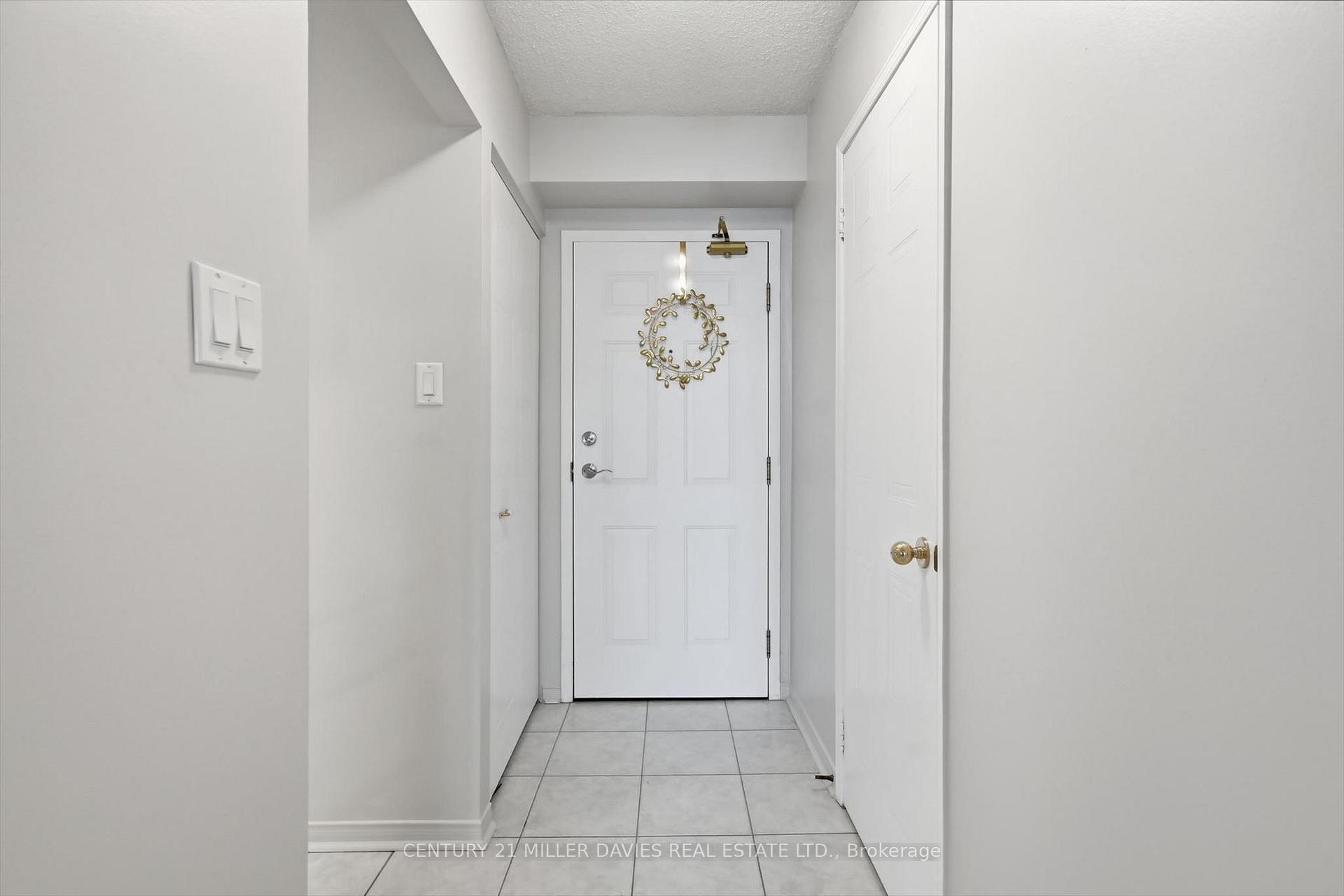 Photo 5 of Unit 808, 1270 Maple Crossing Boulevard, Burlington, Brant — HOMEH