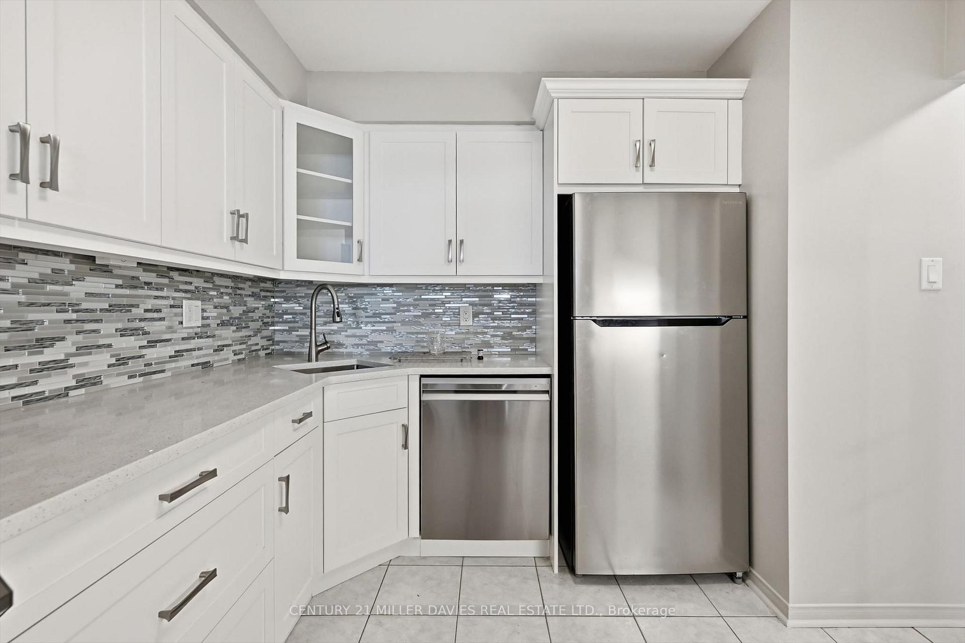 Photo 8 of Unit 808, 1270 Maple Crossing Boulevard, Burlington, Brant — HOMEH