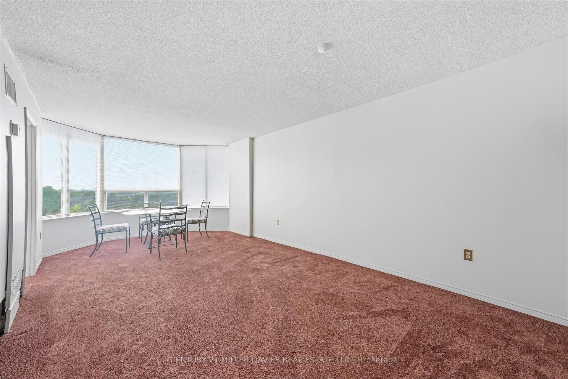 Photo 9 of Unit 808, 1270 Maple Crossing Boulevard, Burlington, Brant — HOMEH