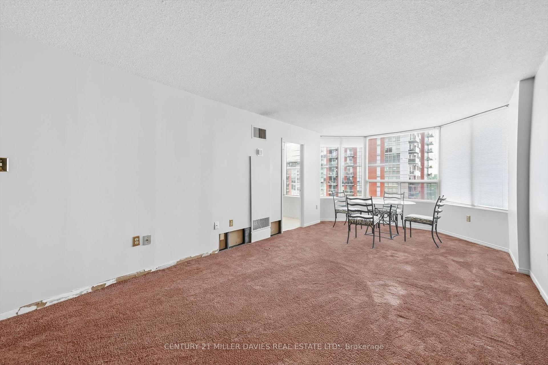 Photo 11 of Unit 808, 1270 Maple Crossing Boulevard, Burlington, Brant — HOMEH