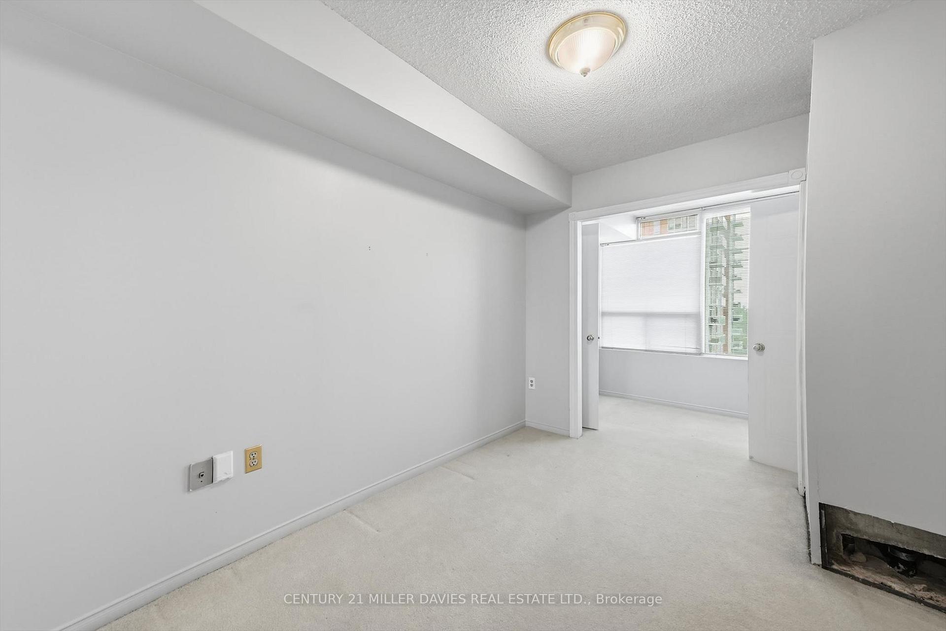 Photo 13 of Unit 808, 1270 Maple Crossing Boulevard, Burlington, Brant — HOMEH