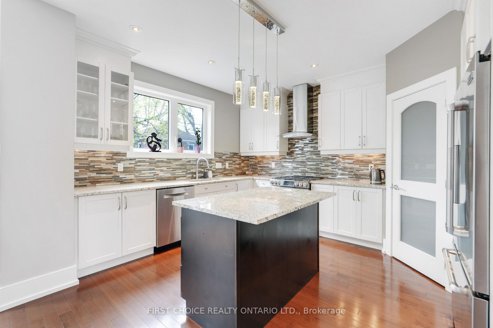 Photo 10 of 38 Withrow Avenue, Ottawa, Meadowlands/St. Claire Gardens — HOMEH