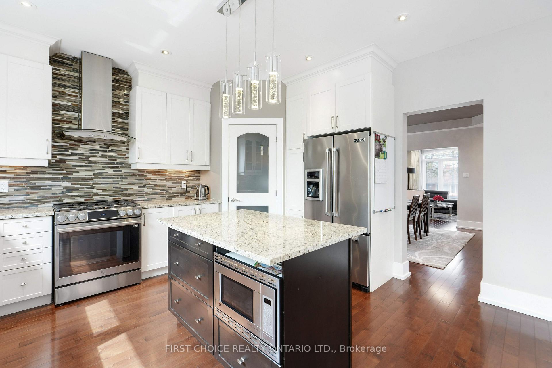 Photo 13 of 38 Withrow Avenue, Ottawa, Meadowlands/St. Claire Gardens — HOMEH