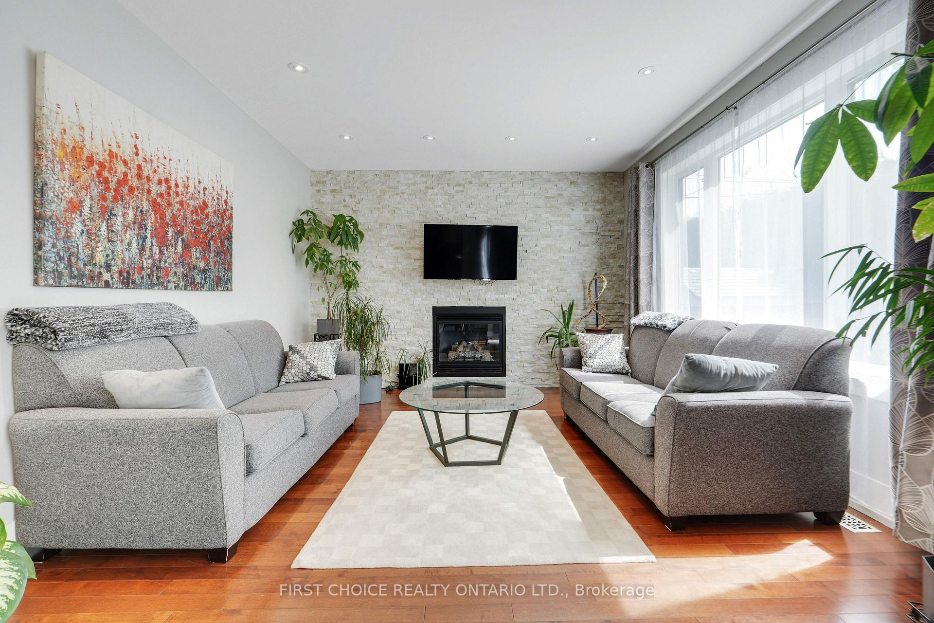Photo 18 of 38 Withrow Avenue, Ottawa, Meadowlands/St. Claire Gardens — HOMEH
