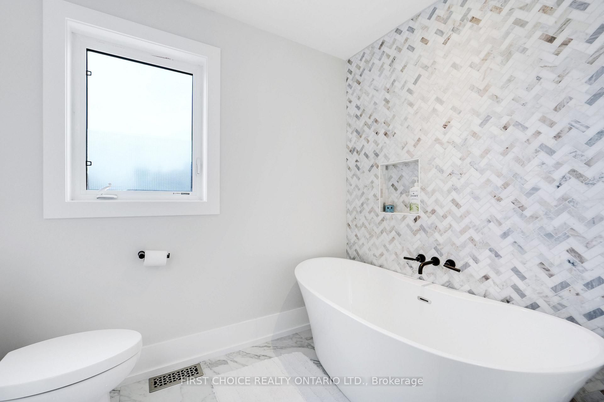 Photo 25 of 38 Withrow Avenue, Ottawa, Meadowlands/St. Claire Gardens — HOMEH