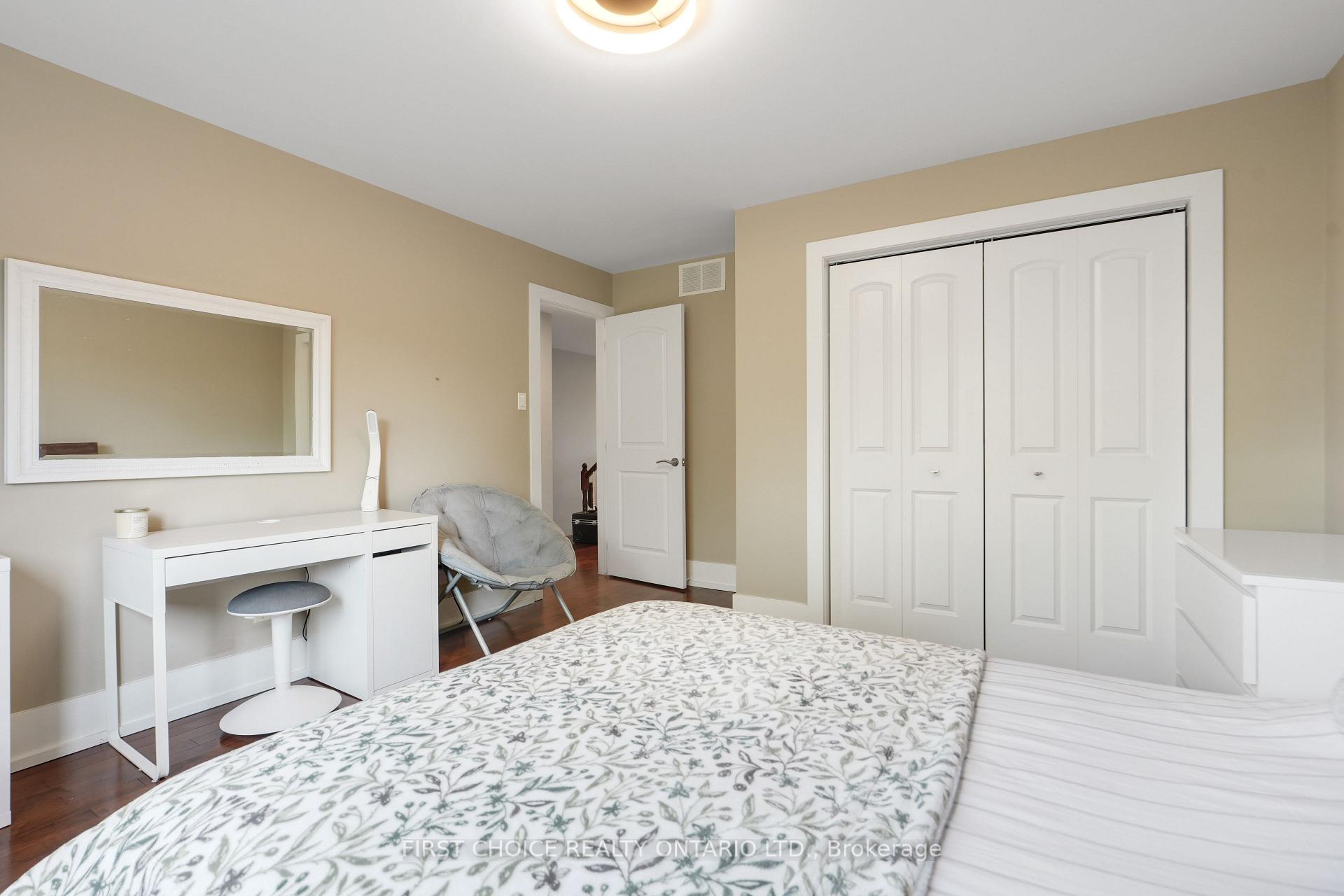 Photo 26 of 38 Withrow Avenue, Ottawa, Meadowlands/St. Claire Gardens — HOMEH