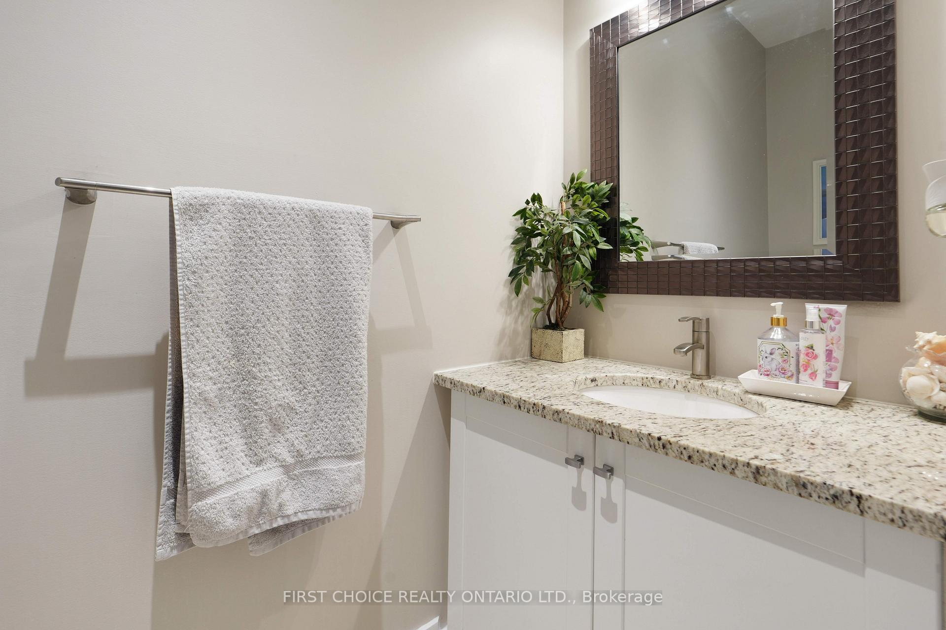 Photo 32 of 38 Withrow Avenue, Ottawa, Meadowlands/St. Claire Gardens — HOMEH