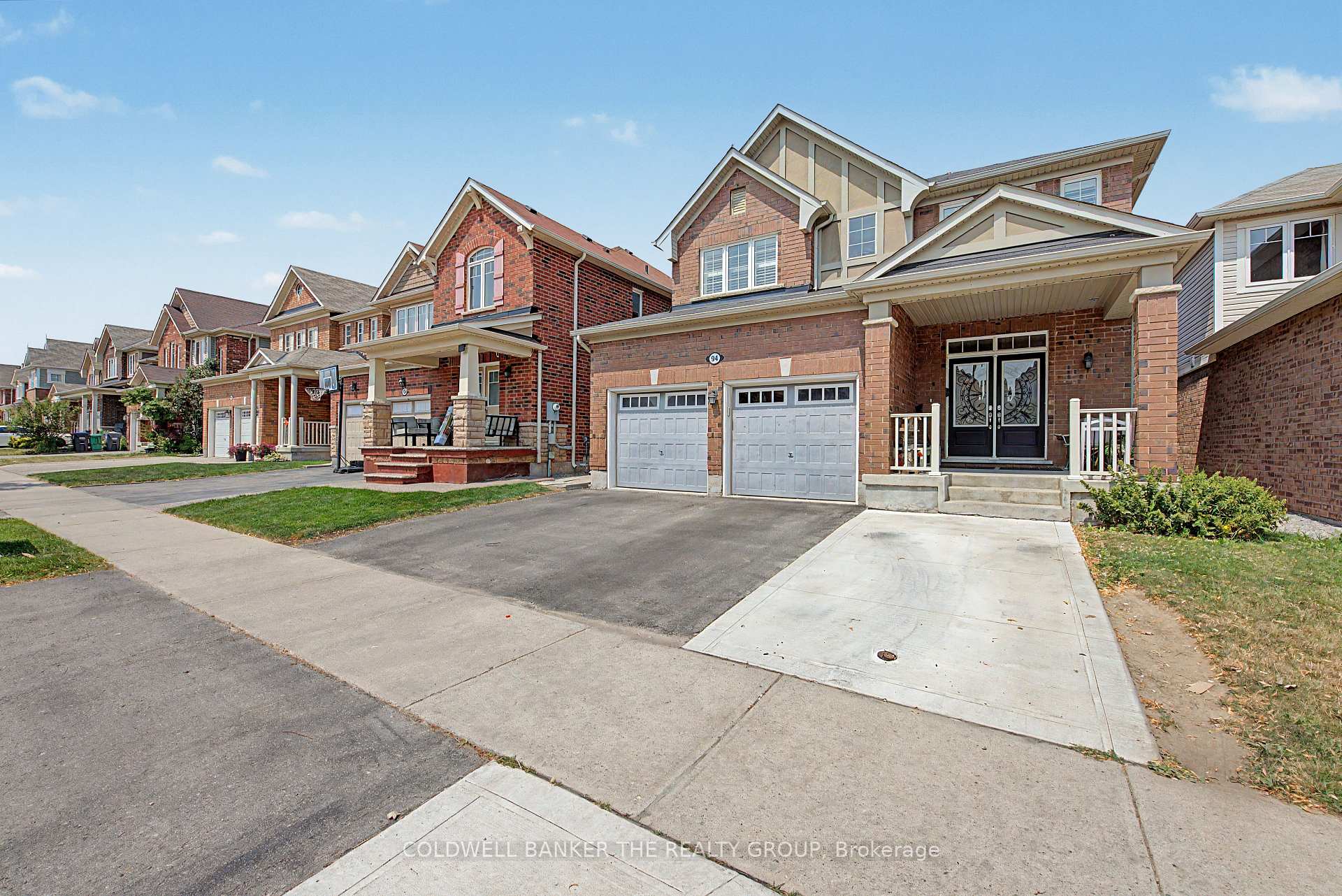 Photo 3 of 94 Enford Crescent, Brampton, Northwest Brampton — HOMEH