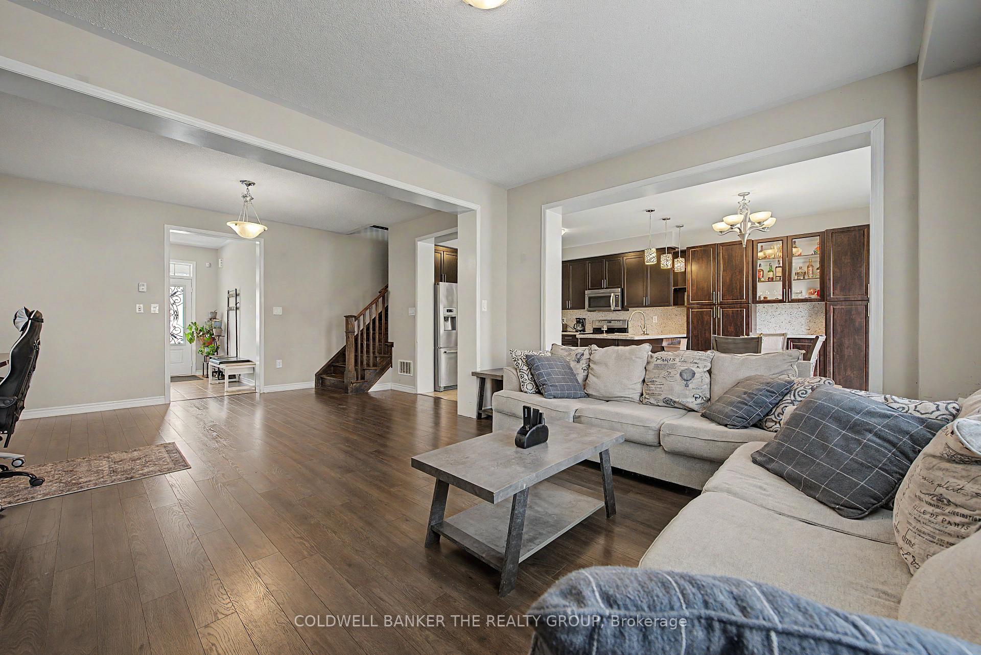Photo 11 of 94 Enford Crescent, Brampton, Northwest Brampton — HOMEH
