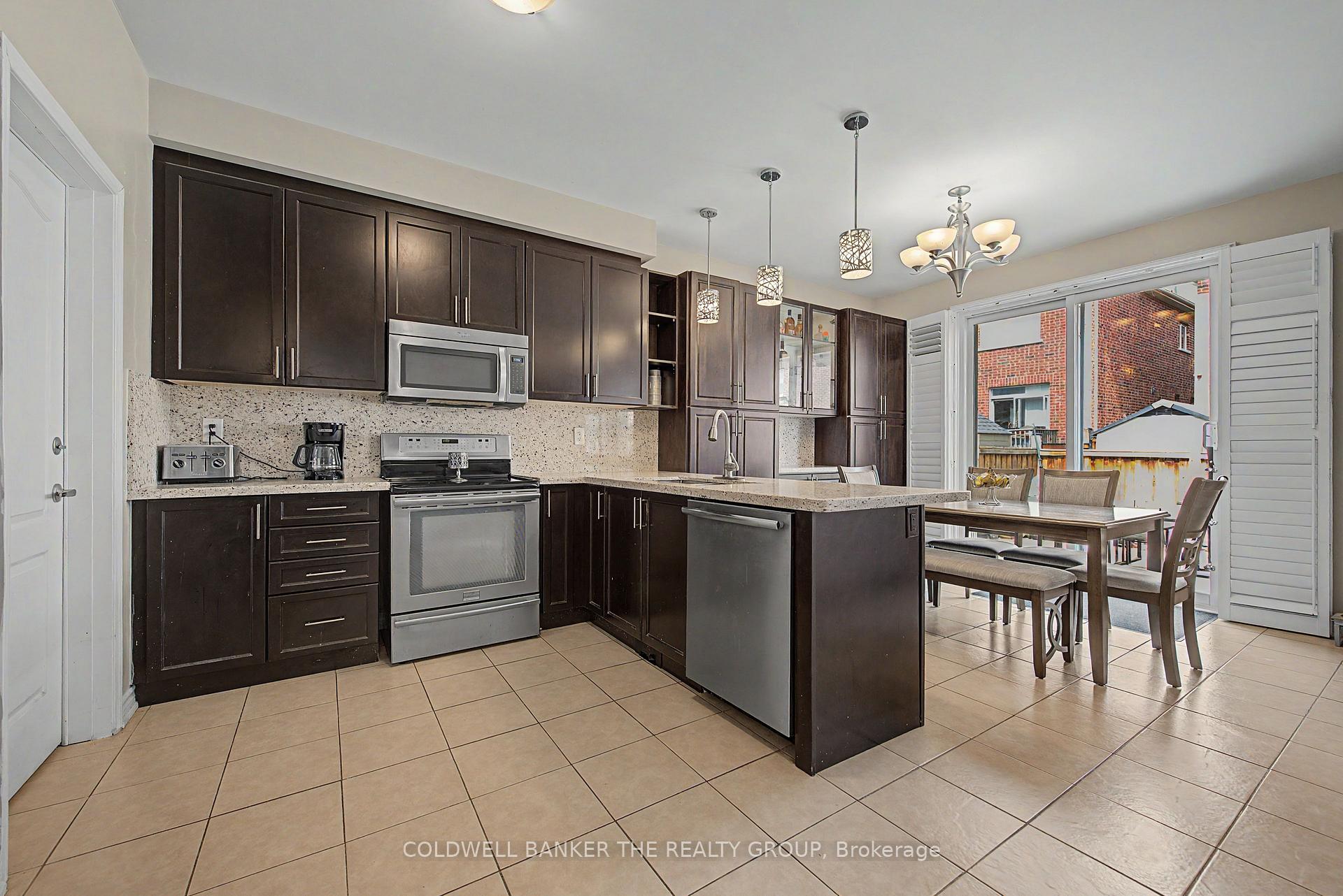 Photo 13 of 94 Enford Crescent, Brampton, Northwest Brampton — HOMEH