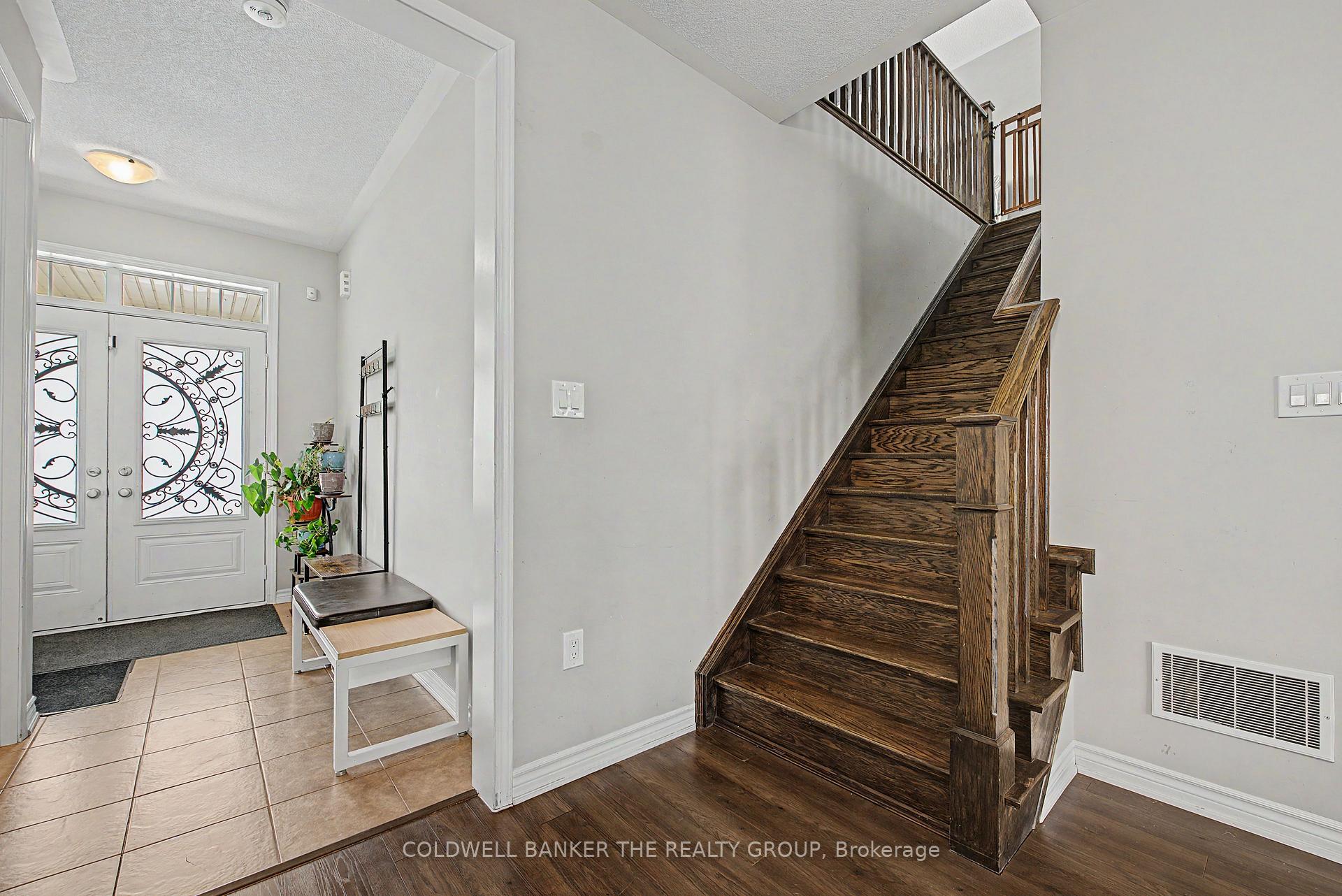 Photo 18 of 94 Enford Crescent, Brampton, Northwest Brampton — HOMEH