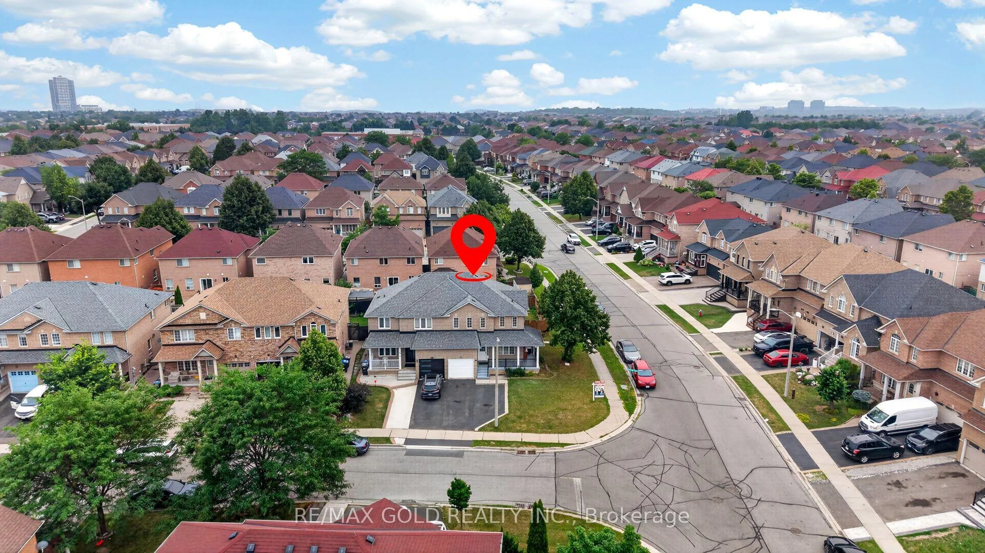 Photo 2 of 52 Junction Crescent, Brampton, Fletcher's Meadow — HOMEH