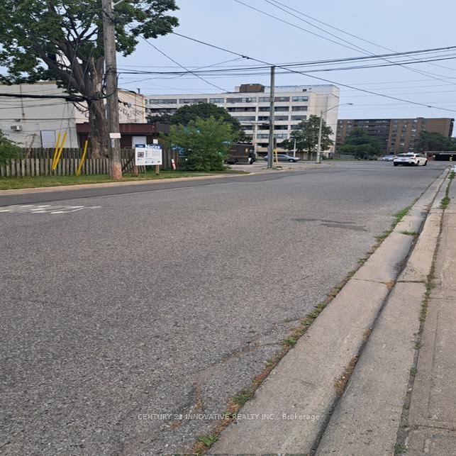 Photo 4 of 11 Centre Street, Scarborough, Scarborough Village — HOMEH