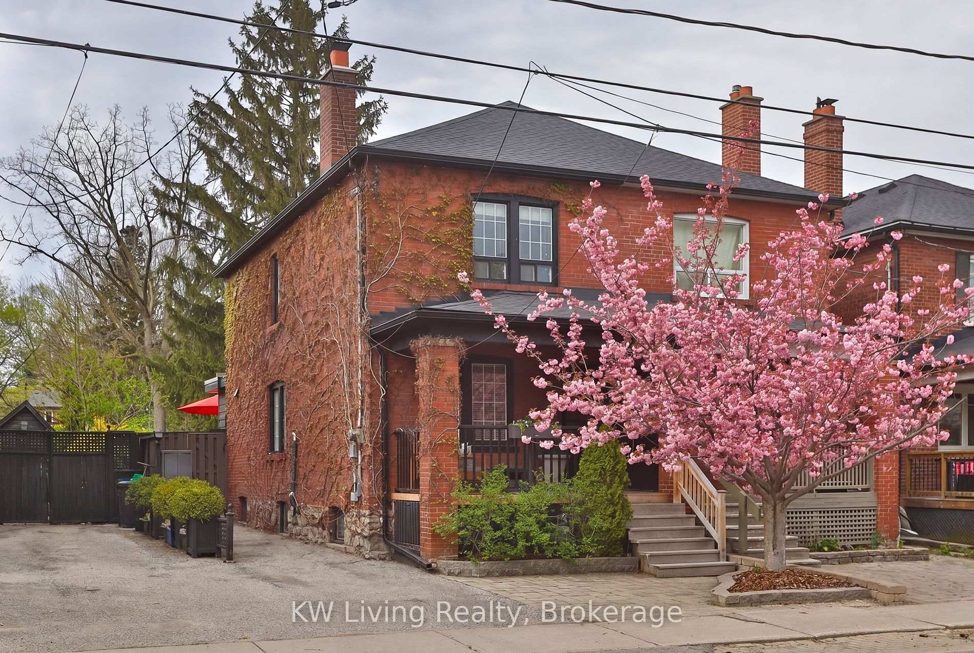Photo 1 of 452 Davisville Avenue, Toronto, Mount Pleasant East — HOMEH