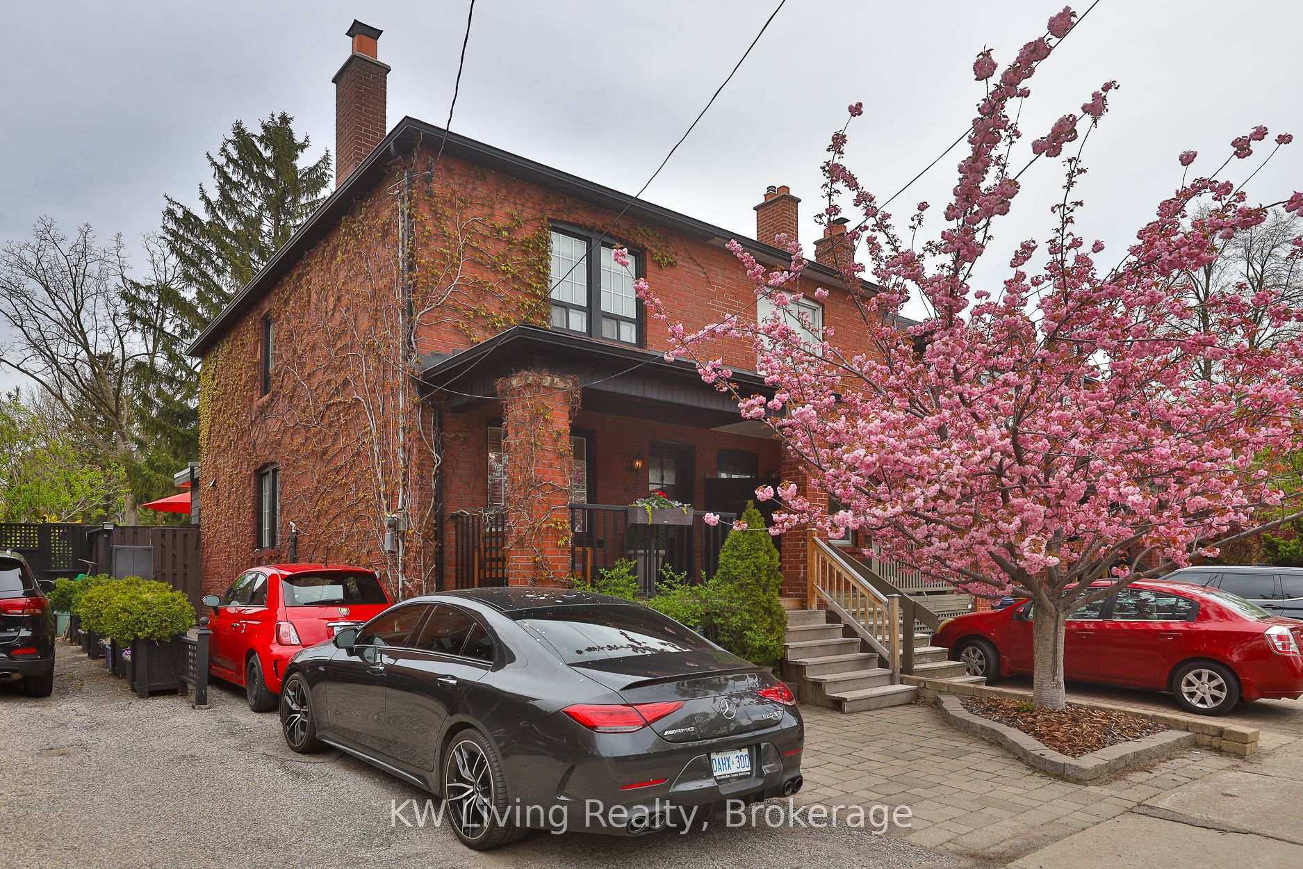 Photo 2 of 452 Davisville Avenue, Toronto, Mount Pleasant East — HOMEH
