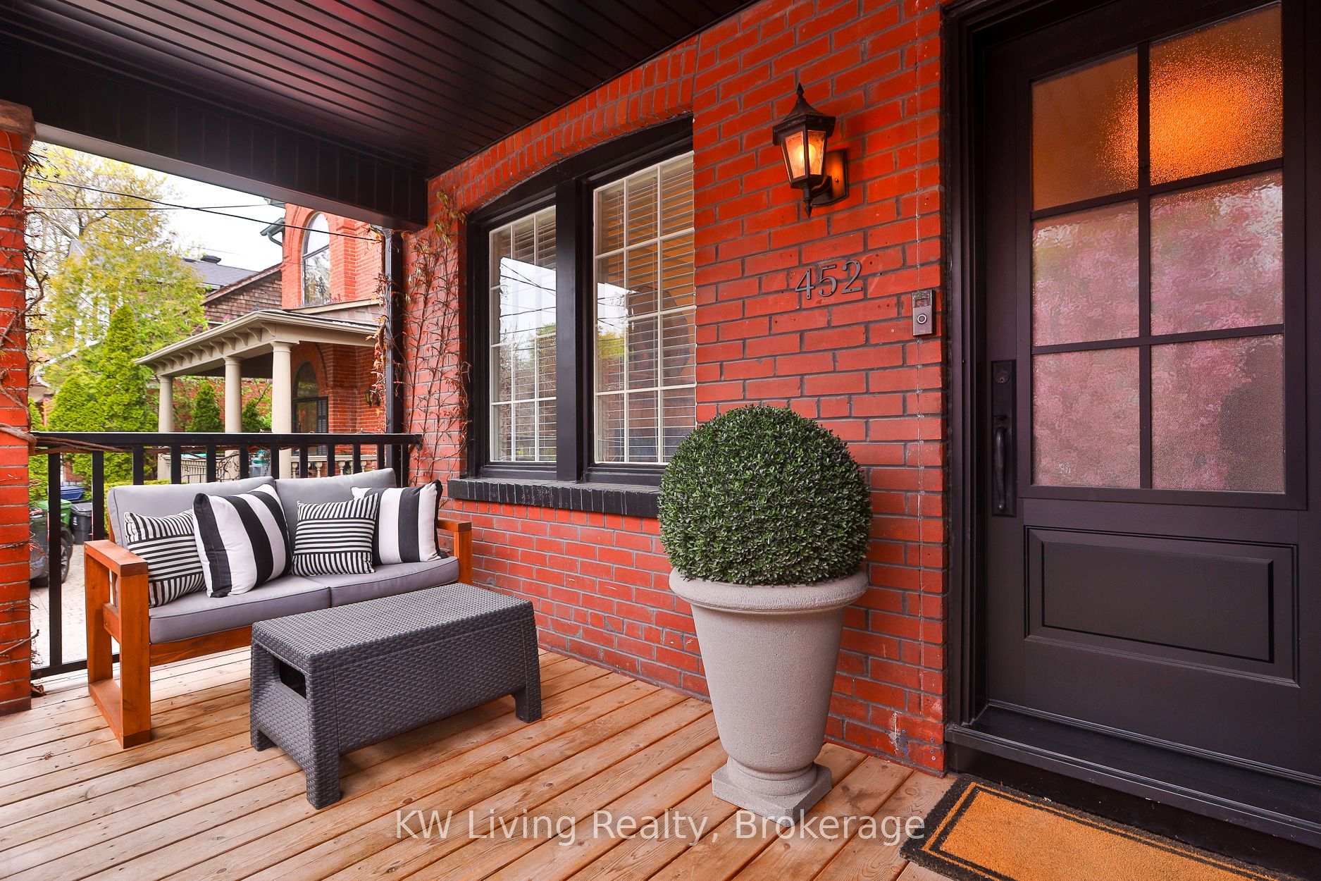 Photo 3 of 452 Davisville Avenue, Toronto, Mount Pleasant East — HOMEH
