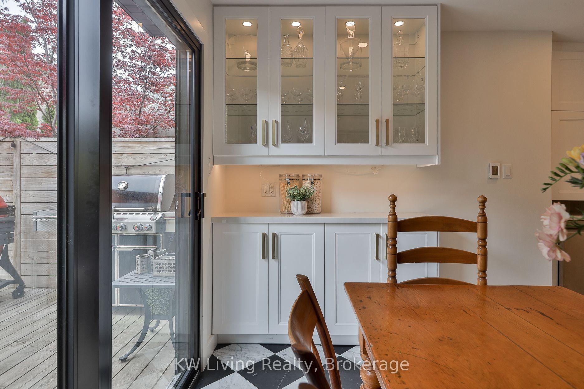 Photo 14 of 452 Davisville Avenue, Toronto, Mount Pleasant East — HOMEH