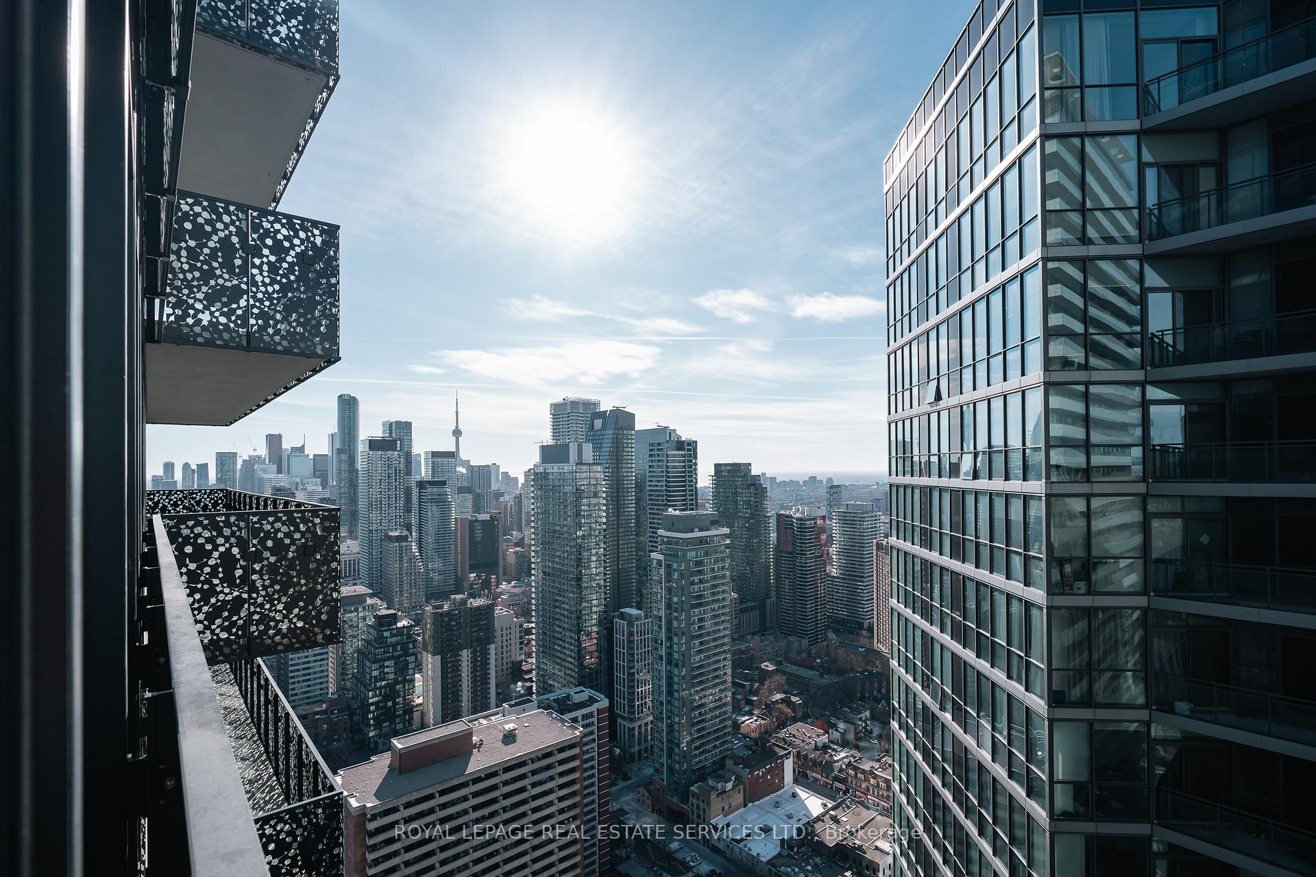 Photo 17 of Unit 4306, 55 Charles Street E, Toronto, Church-Yonge Corridor — HOMEH