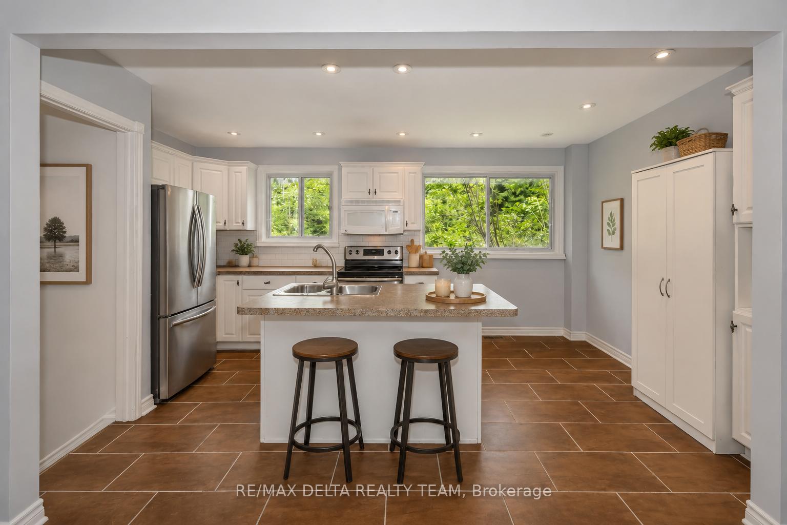 Photo 10 of 841 Balsam Drive, Ottawa, Chatelaine Village — HOMEH
