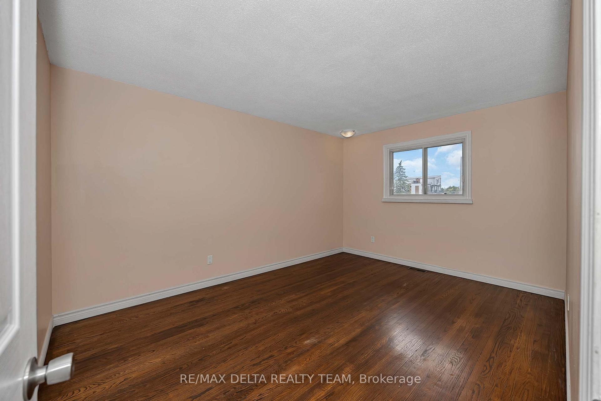 Photo 20 of 841 Balsam Drive, Ottawa, Chatelaine Village — HOMEH