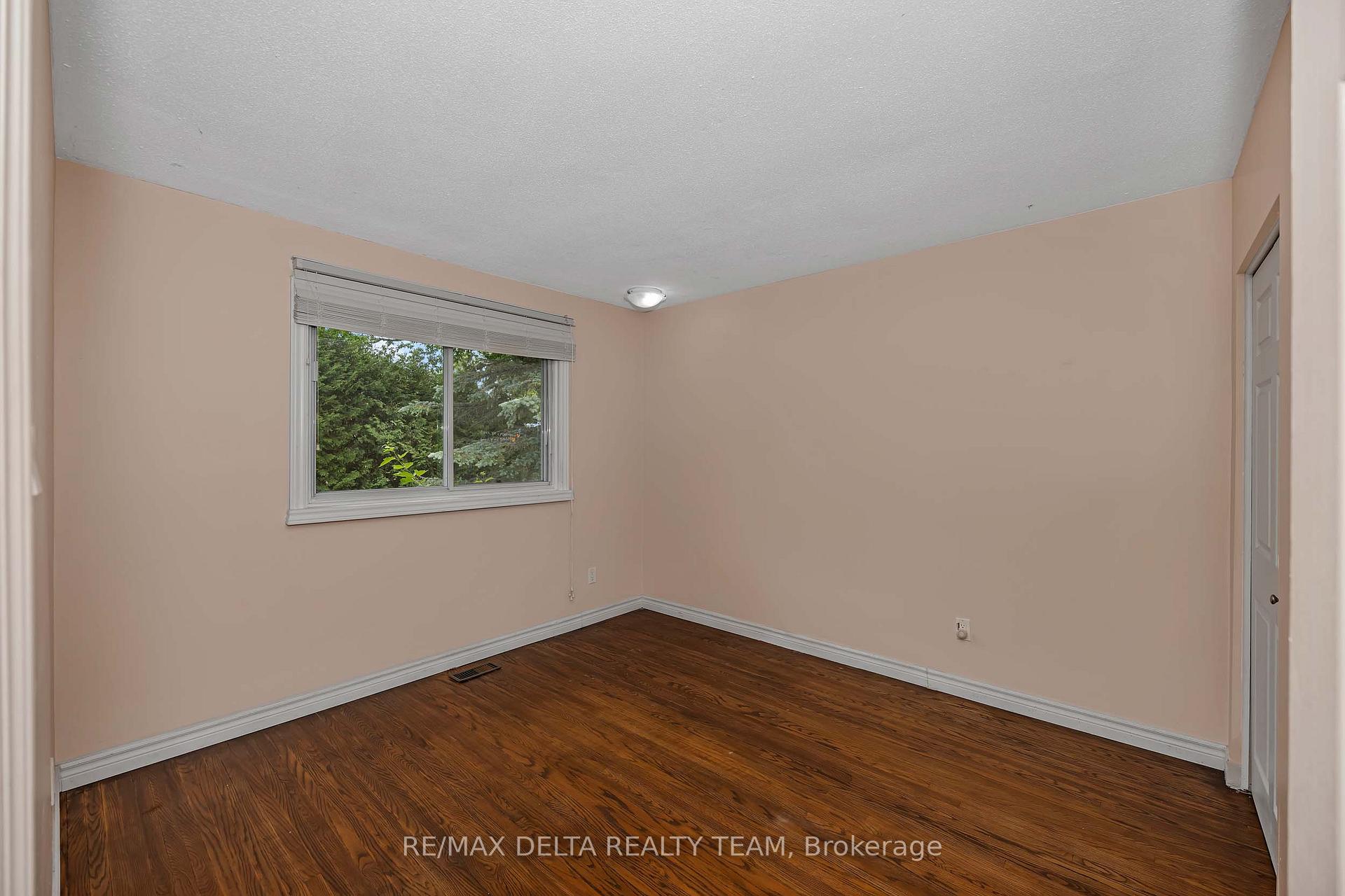 Photo 23 of 841 Balsam Drive, Ottawa, Chatelaine Village — HOMEH