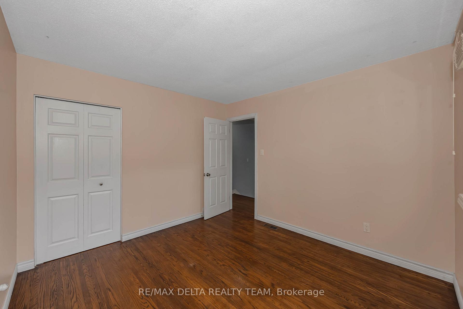 Photo 24 of 841 Balsam Drive, Ottawa, Chatelaine Village — HOMEH