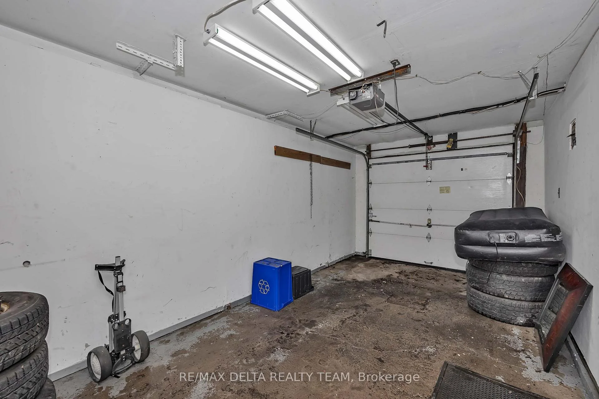 Photo 35 of 841 Balsam Drive, Ottawa, Chatelaine Village — HOMEH