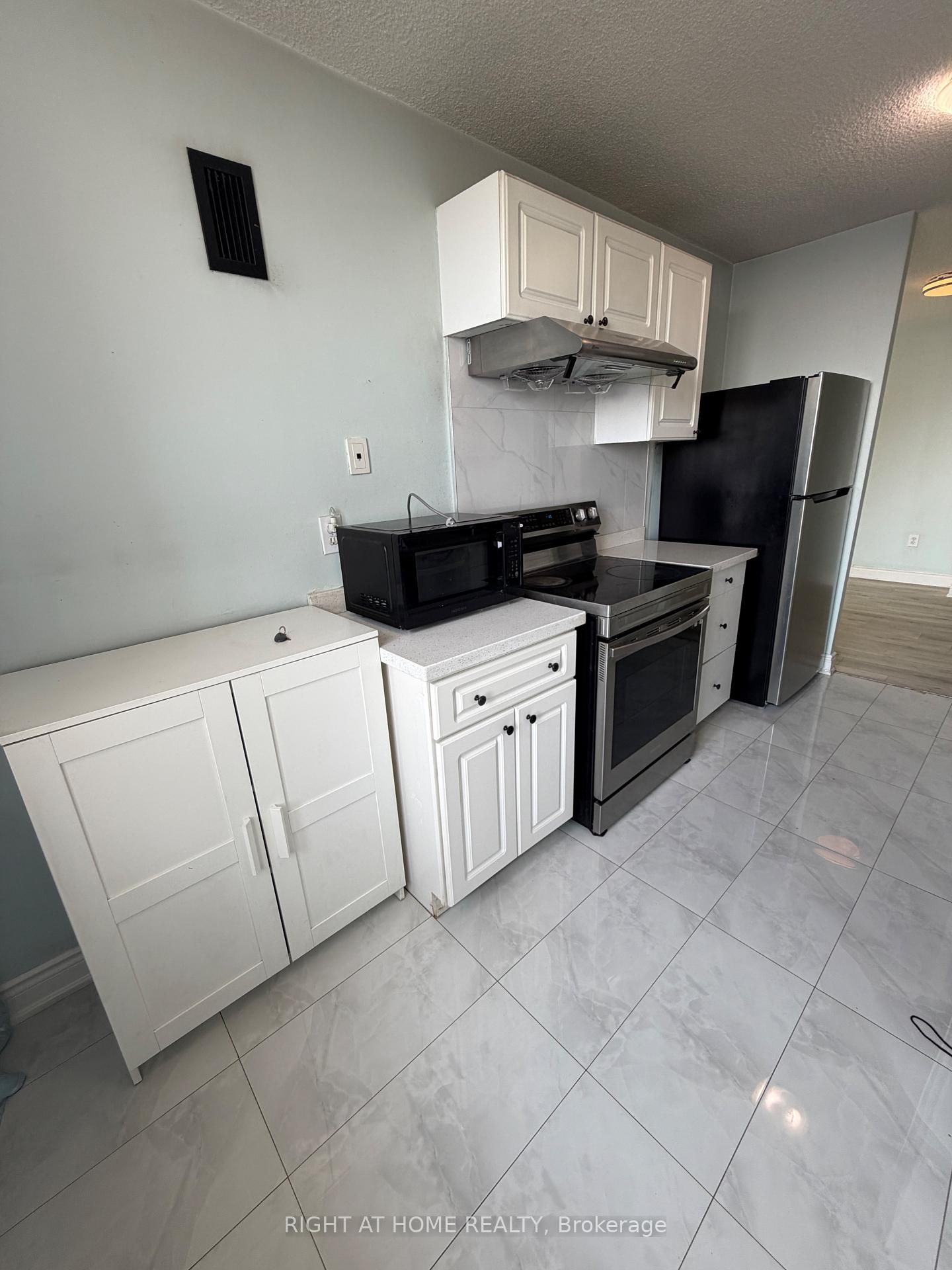 Photo 13 of Unit 2106, 4 Kings Cross Road, Brampton, Queen Street Corridor — HOMEH