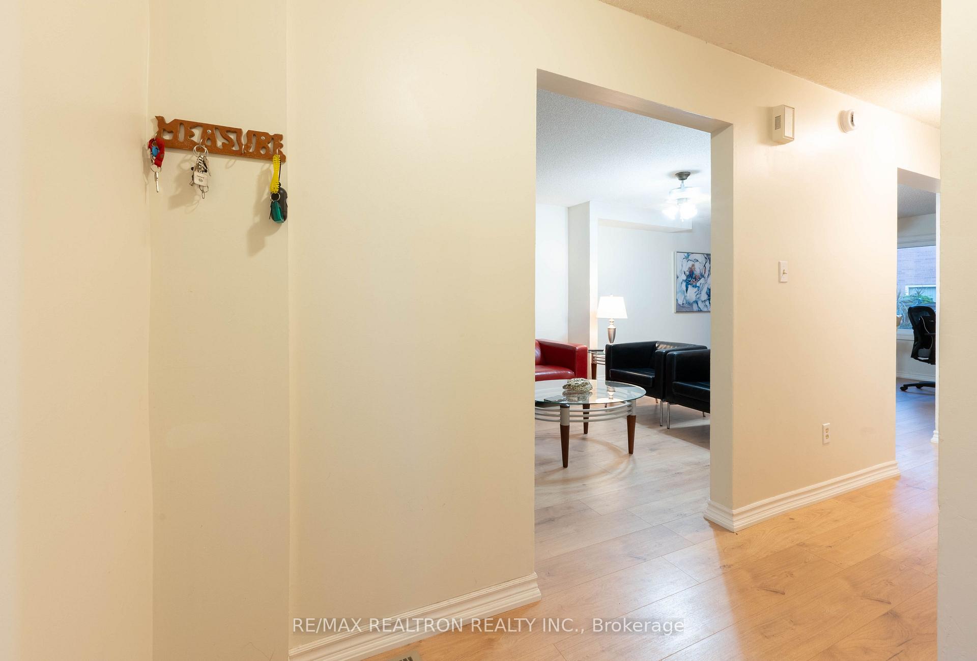 Photo 4 of 95 Chalmers Crescent, Ajax, Central — HOMEH