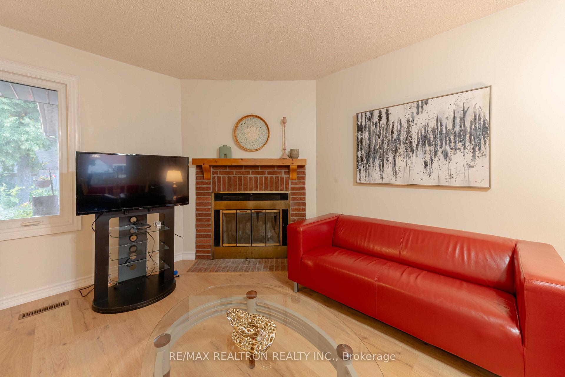 Photo 7 of 95 Chalmers Crescent, Ajax, Central — HOMEH