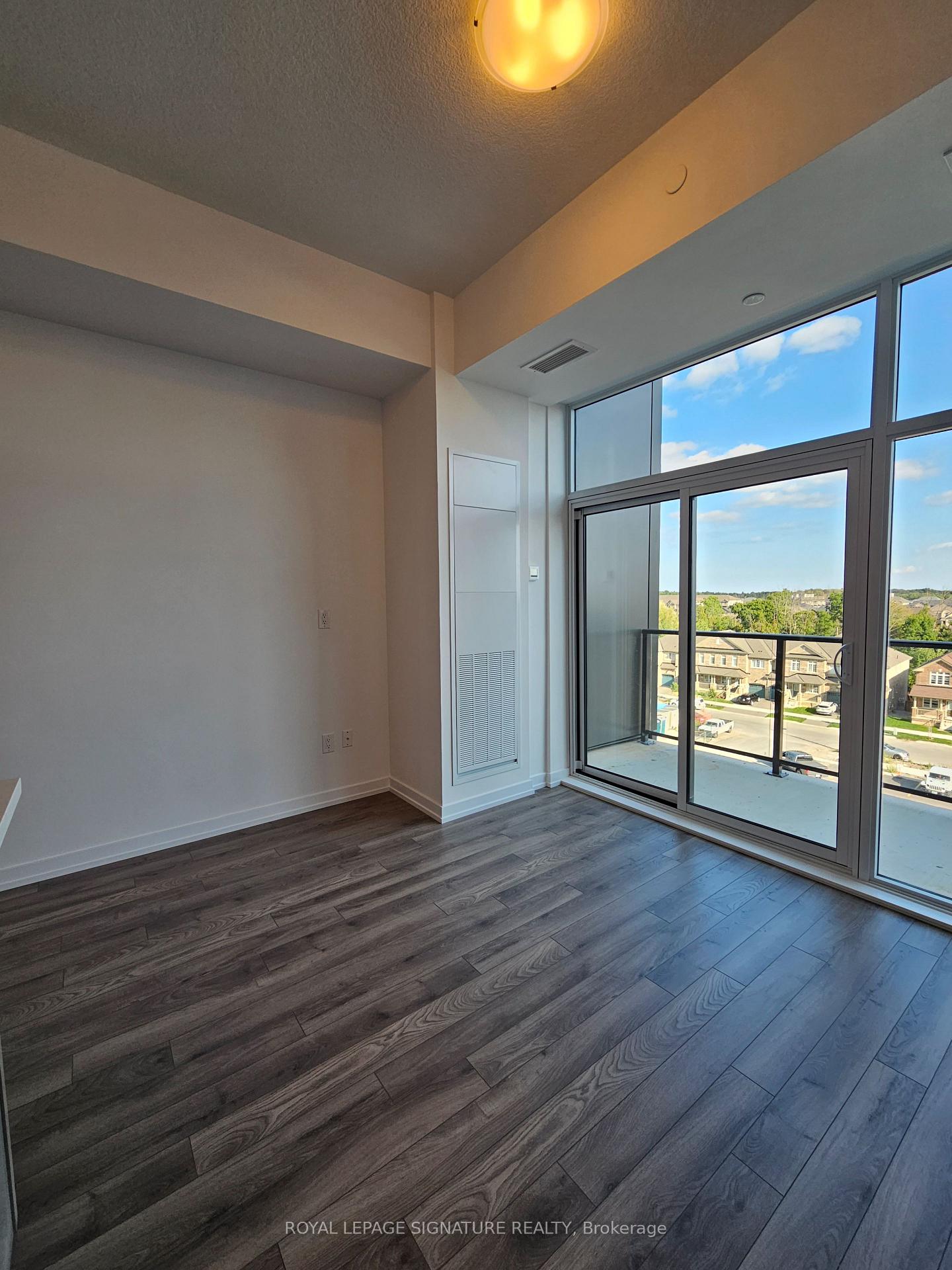 Photo 6 of Unit 512, 460 Dundas Street E, Hamilton, Waterdown — HOMEH