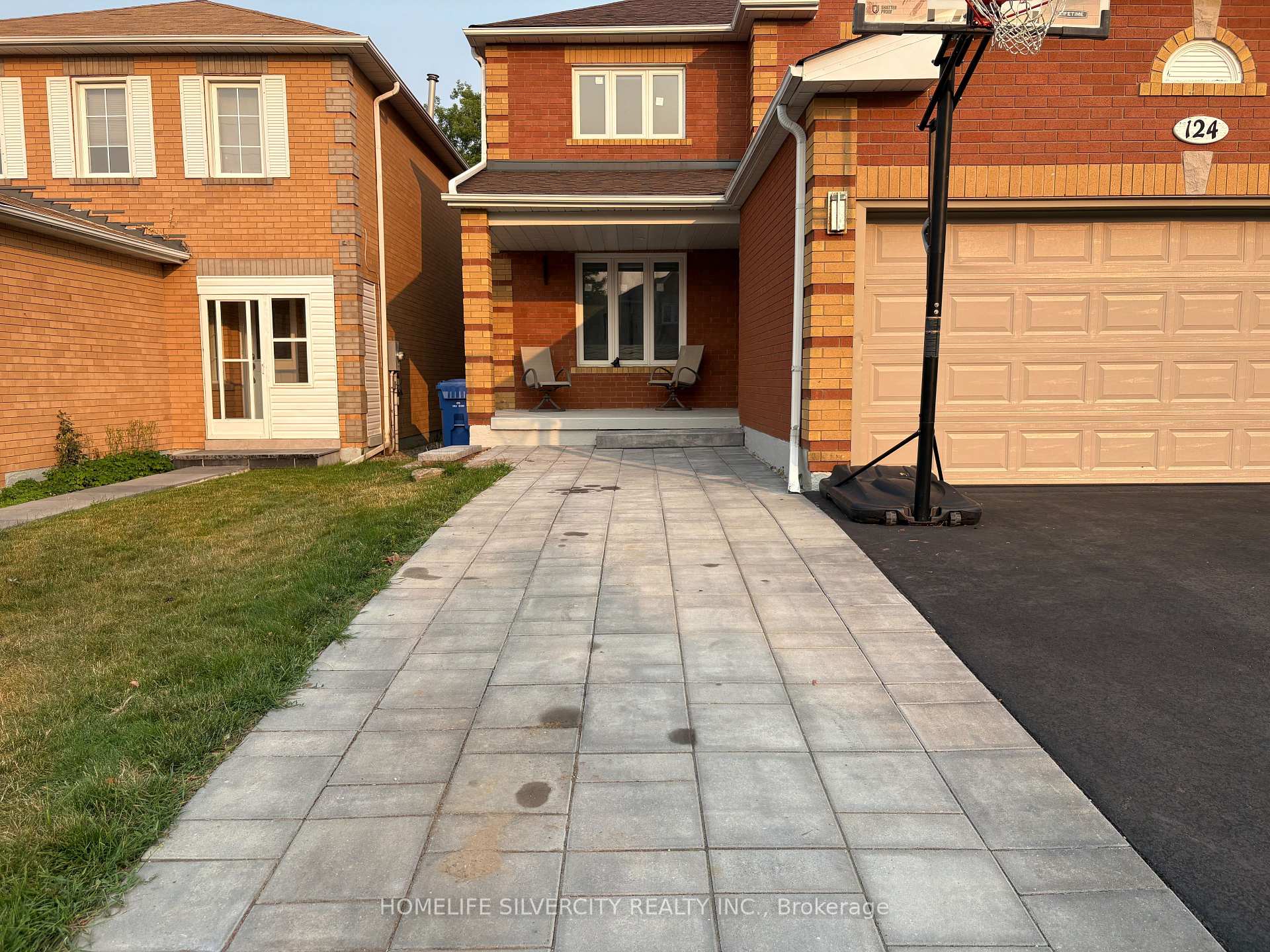 Photo 5 of 124 Jordan Drive, Orangeville — HOMEH