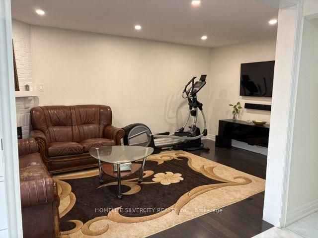 Photo 16 of 124 Jordan Drive, Orangeville — HOMEH
