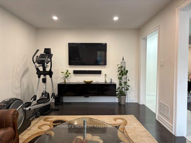 Photo 17 of 124 Jordan Drive, Orangeville — HOMEH