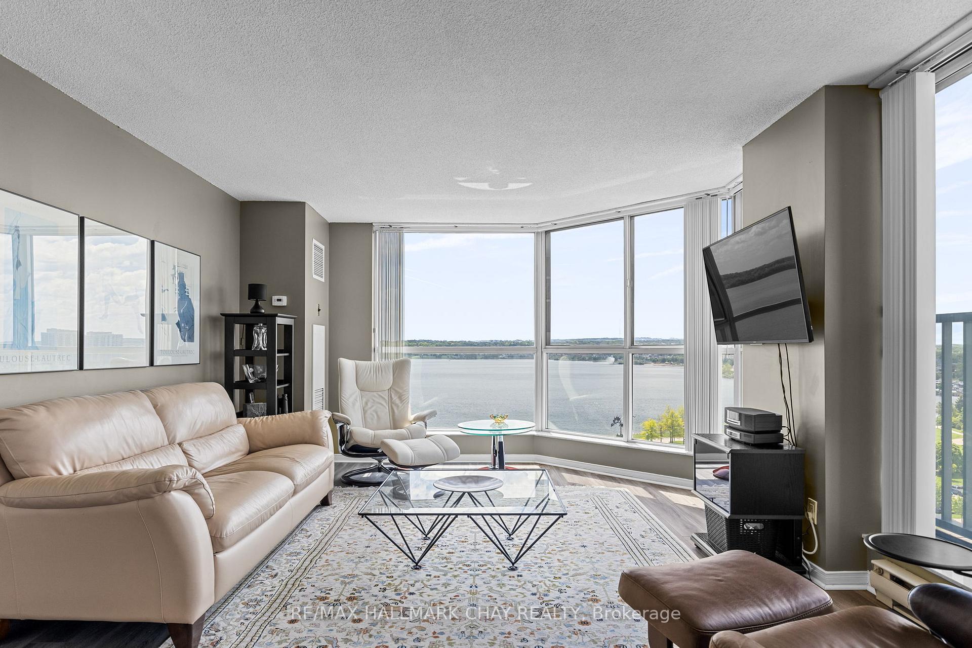 Photo 4 of Unit 906, 140 Dunlop Street E, Barrie, City Centre — HOMEH