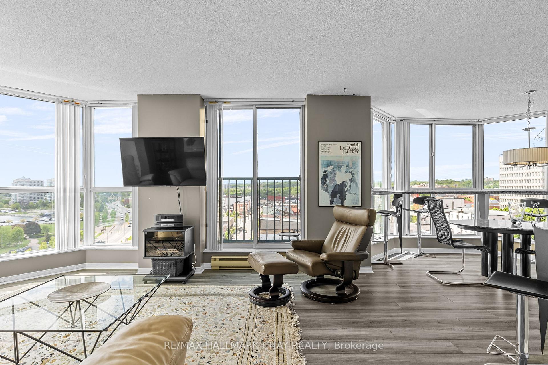 Photo 5 of Unit 906, 140 Dunlop Street E, Barrie, City Centre — HOMEH