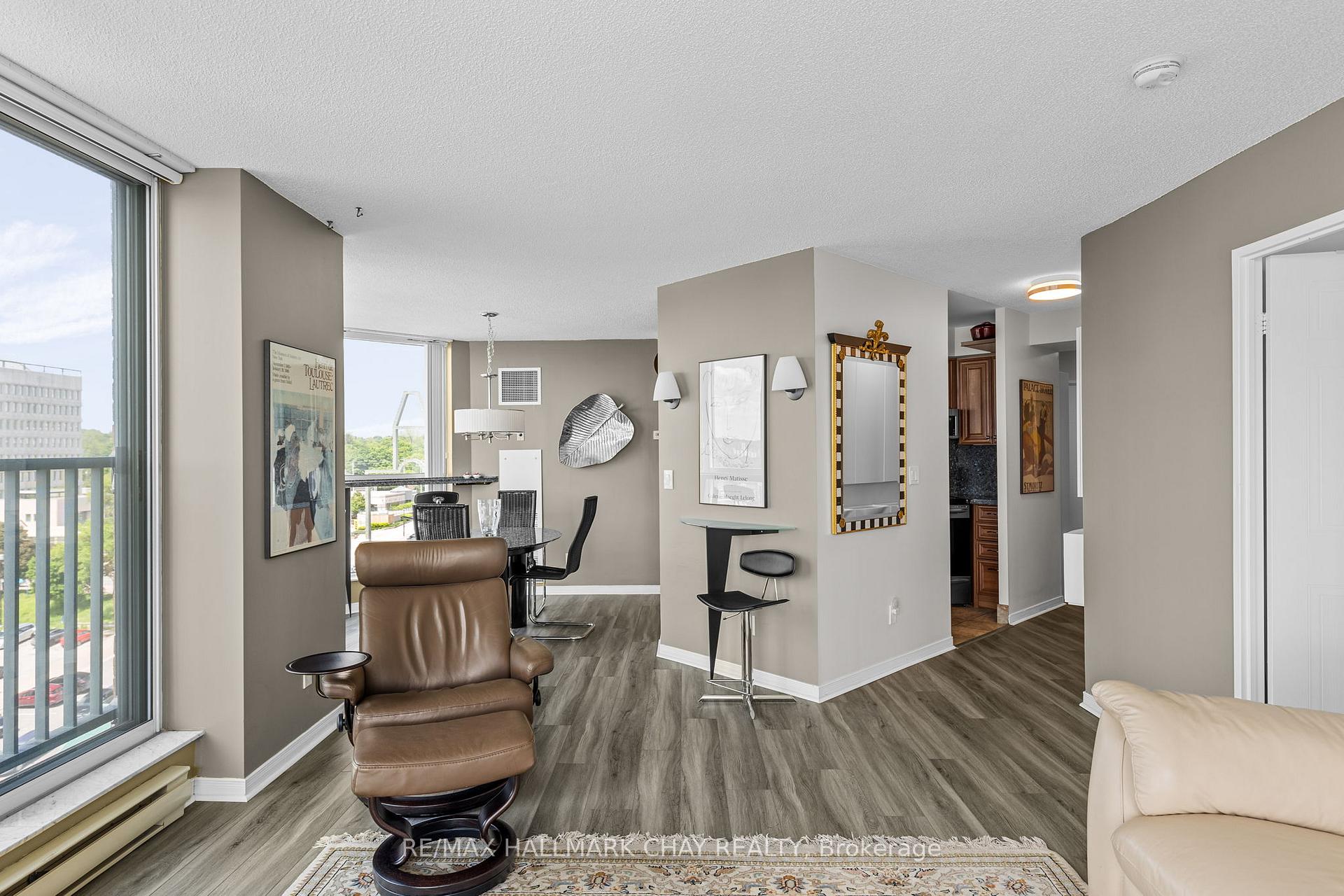 Photo 8 of Unit 906, 140 Dunlop Street E, Barrie, City Centre — HOMEH