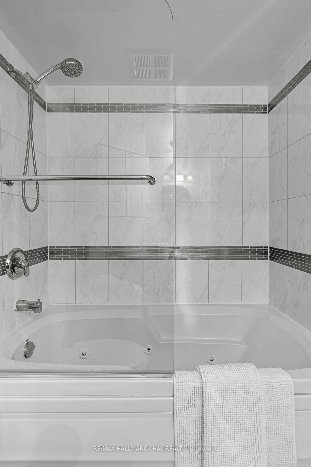 Photo 18 of Unit 906, 140 Dunlop Street E, Barrie, City Centre — HOMEH