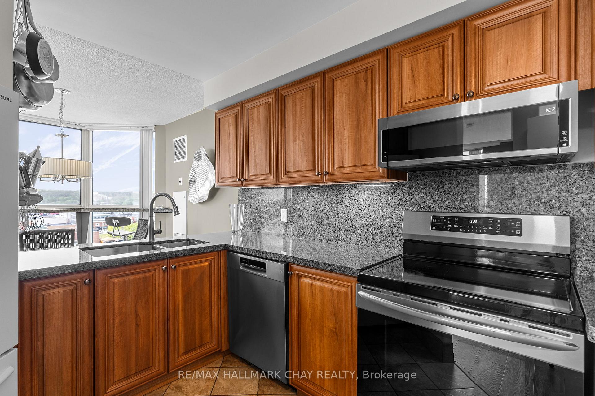Photo 20 of Unit 906, 140 Dunlop Street E, Barrie, City Centre — HOMEH