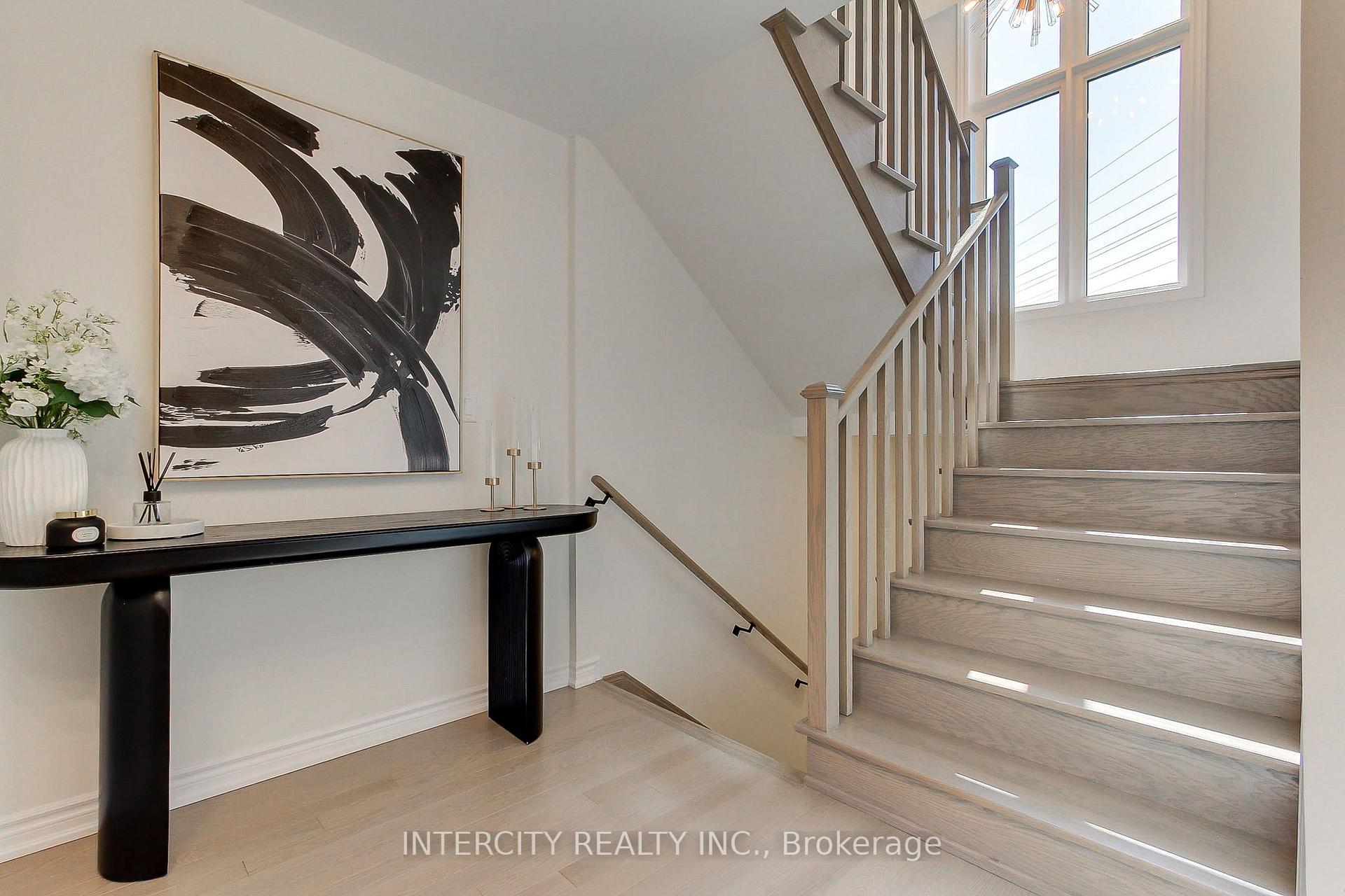 Photo 7 of 130 Blick Crescent, Aurora, Bayview Northeast — HOMEH