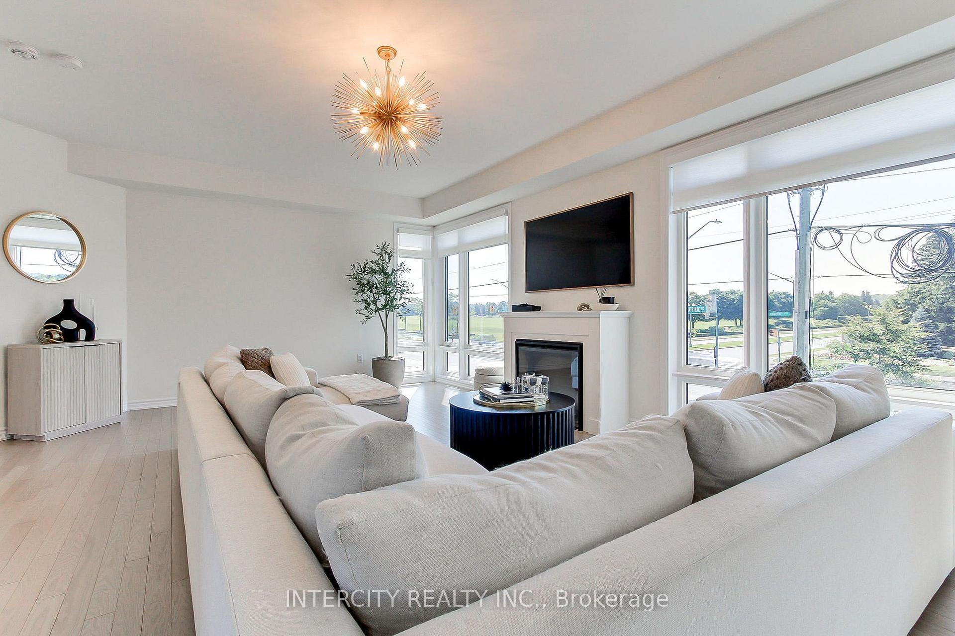 Photo 19 of 130 Blick Crescent, Aurora, Bayview Northeast — HOMEH