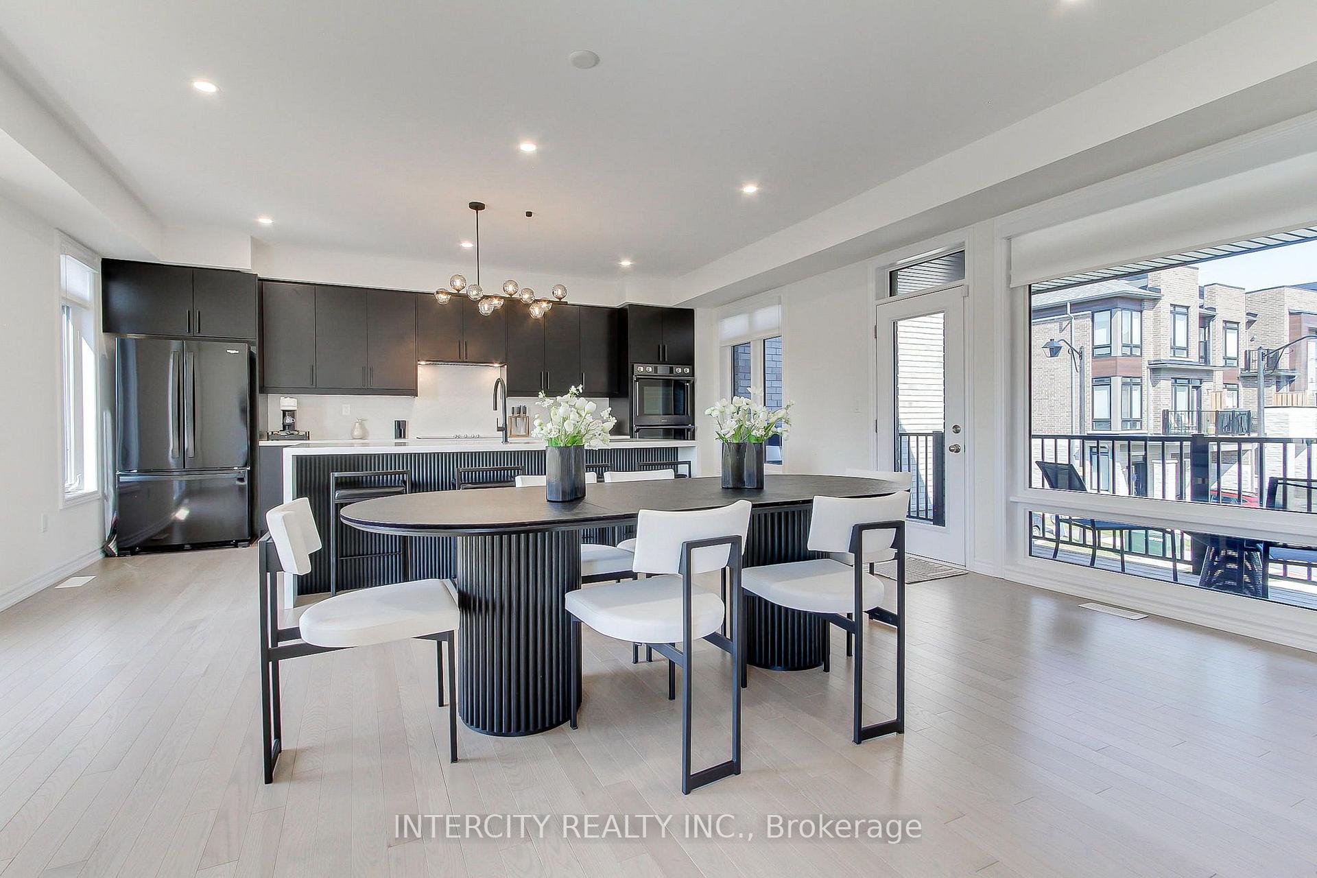 Photo 21 of 130 Blick Crescent, Aurora, Bayview Northeast — HOMEH