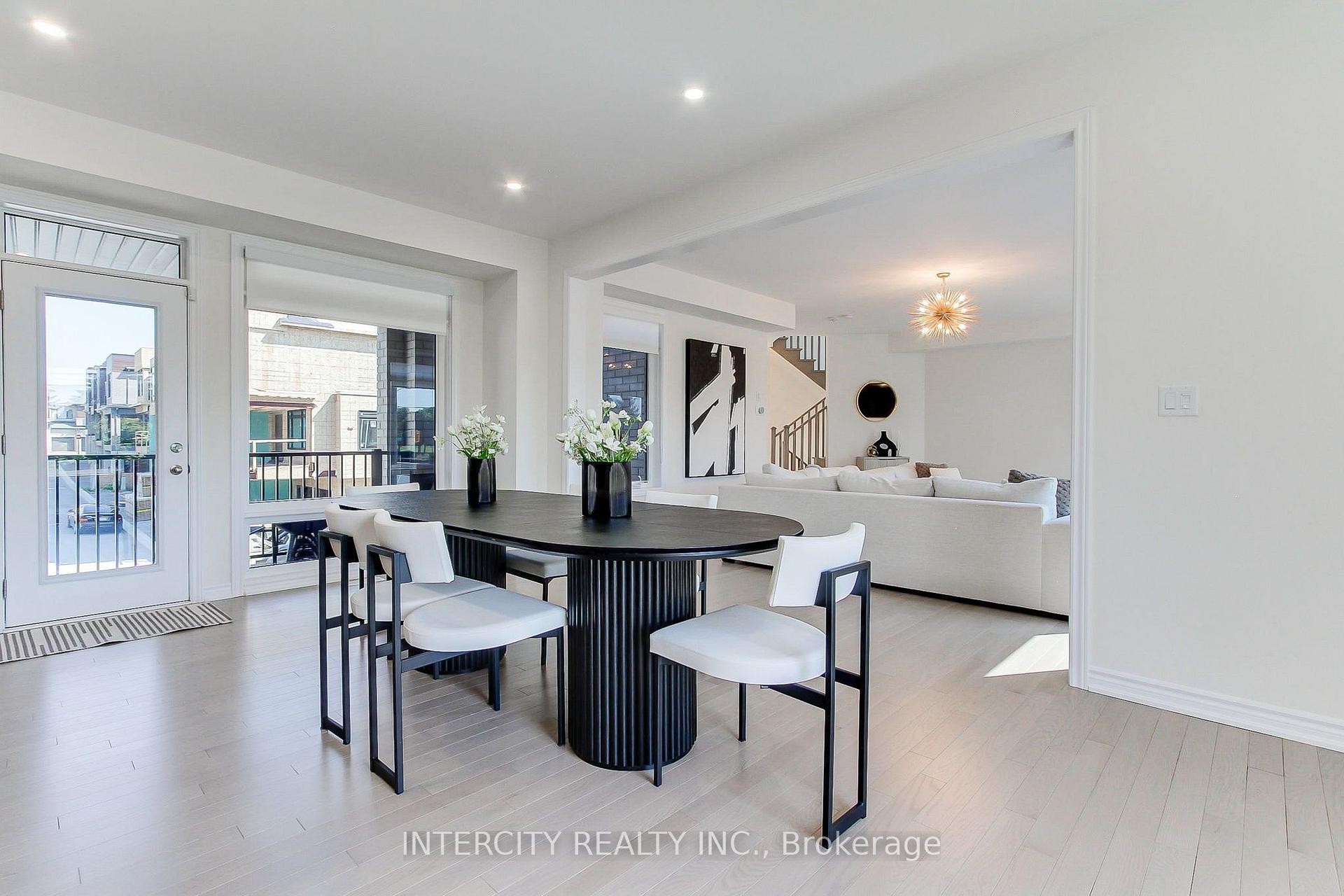 Photo 25 of 130 Blick Crescent, Aurora, Bayview Northeast — HOMEH