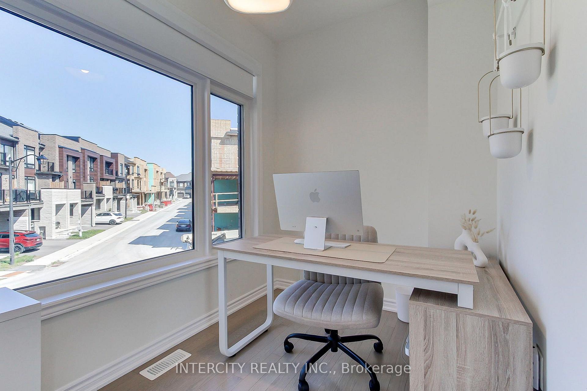 Photo 32 of 130 Blick Crescent, Aurora, Bayview Northeast — HOMEH