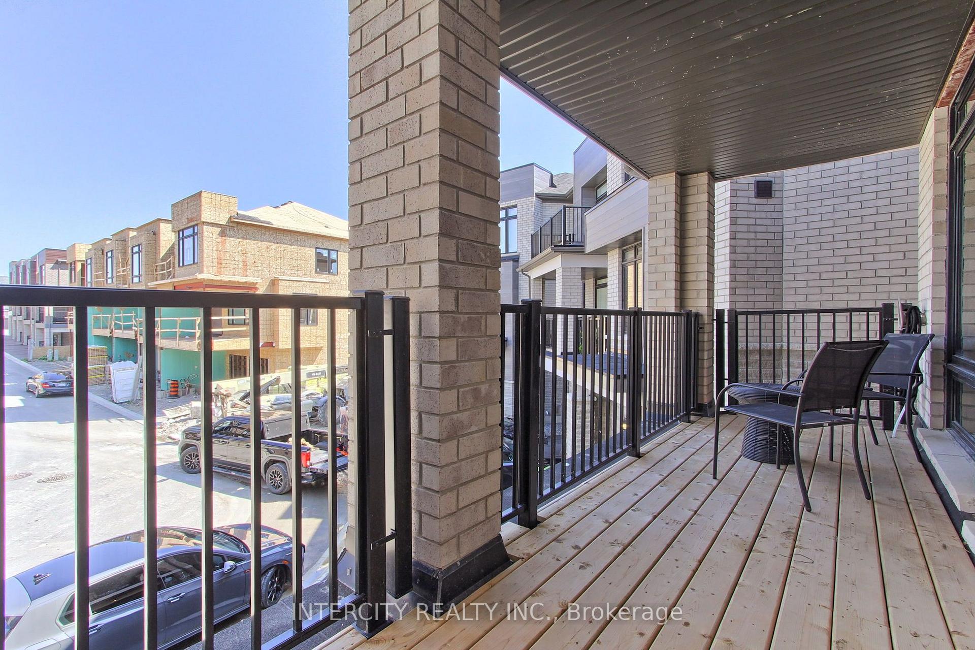 Photo 23 of 130 Blick Crescent, Aurora, Bayview Northeast — HOMEH