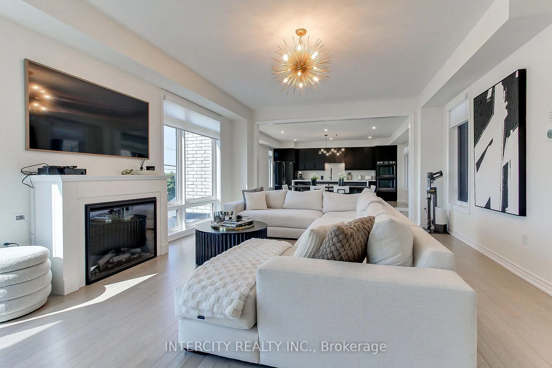 Photo 20 of 130 Blick Crescent, Aurora, Bayview Northeast — HOMEH